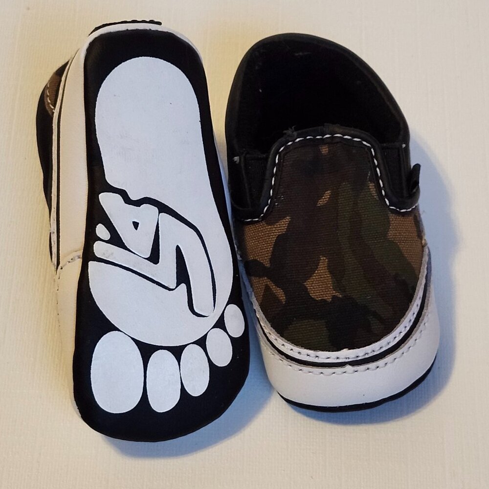Vans Infant Old Skool Slip On Crib Shoes CAMO Size 2 6-12 Weeks Old BNWOT